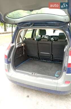 Минивэн Renault Megane Scenic 2009 в 