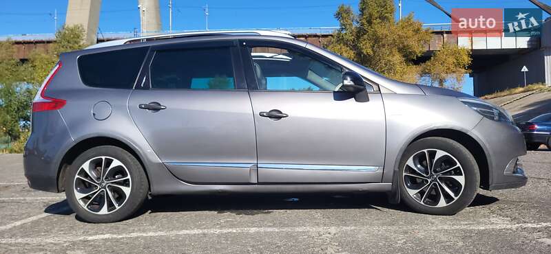 Минивэн Renault Megane Scenic 2016 в Киеве