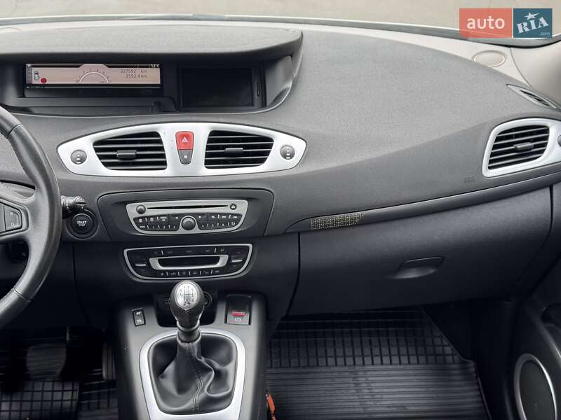 Минивэн Renault Megane Scenic 2009 в Кривом Роге