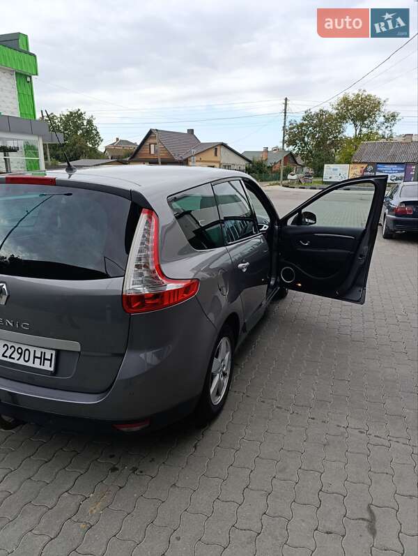 Минивэн Renault Megane Scenic 2009 в Владимире