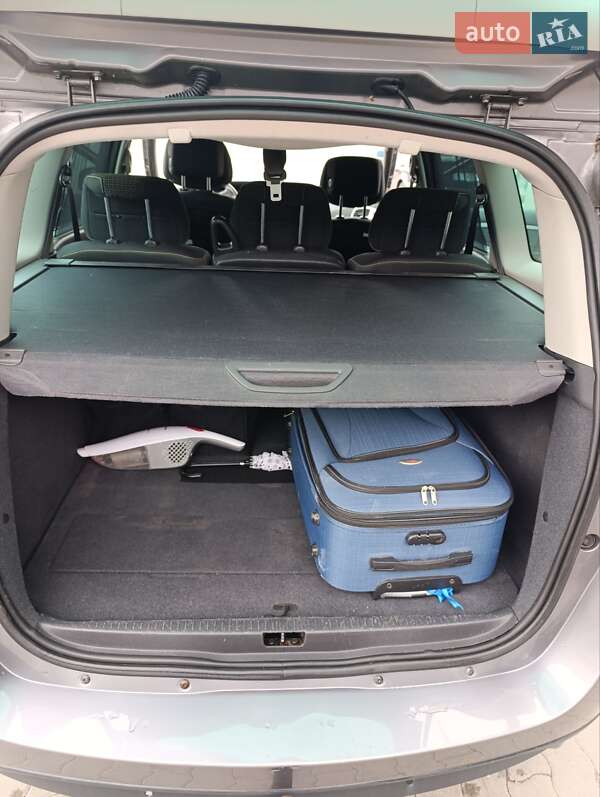 Минивэн Renault Megane Scenic 2009 в Владимире