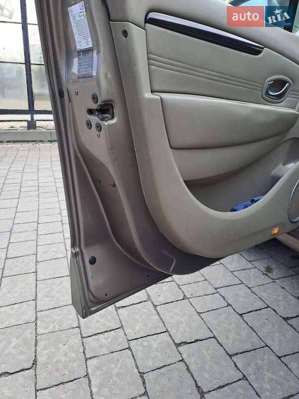Минивэн Renault Megane Scenic 2010 в Ивано-Франковске