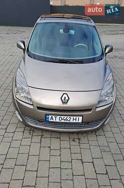 Минивэн Renault Megane Scenic 2010 в 