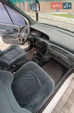 Минивэн Renault Megane Scenic 1998 в 