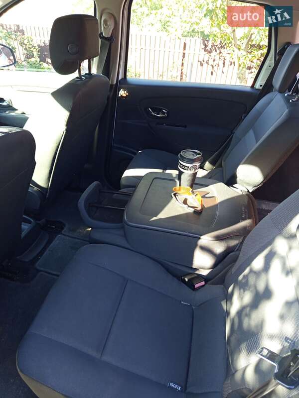 Минивэн Renault Megane Scenic 2013 в Киеве фото 26 Минивэн Renault Megane Scenic 2013 в Киеве