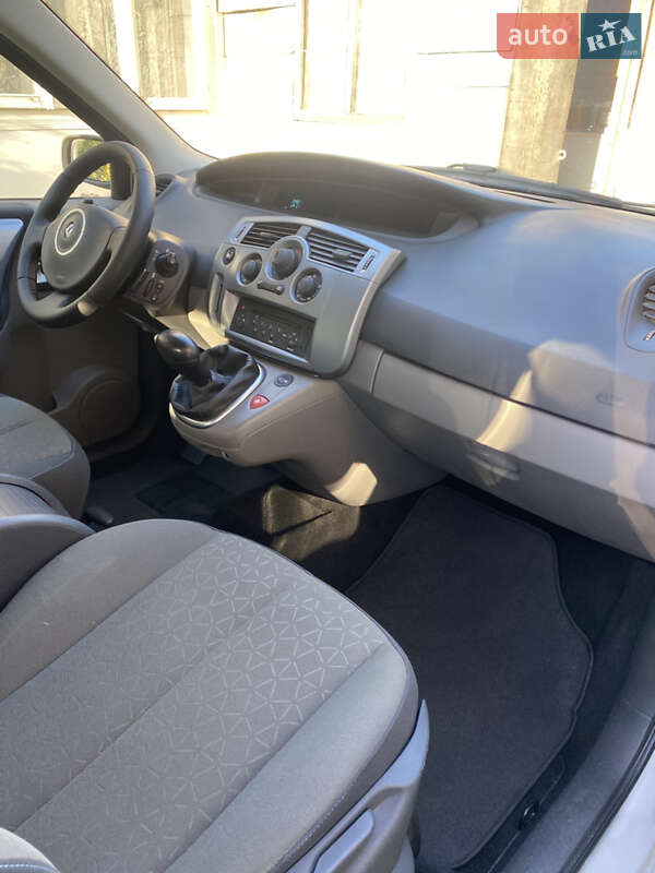 Мінівен Renault Megane Scenic 1999 в Рівному фото 7 Мінівен Renault Megane Scenic 1999 в Рівному