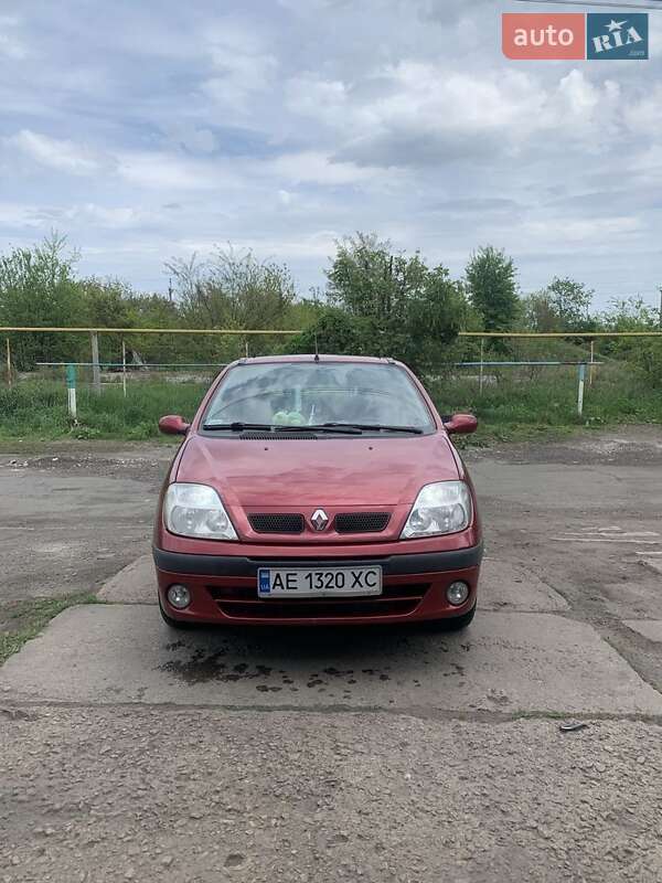 Минивэн Renault Megane Scenic 2002 в 