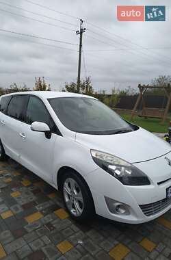Минивэн Renault Megane Scenic 2010 в 