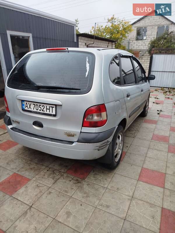 Минивэн Renault Megane Scenic 2001 в 