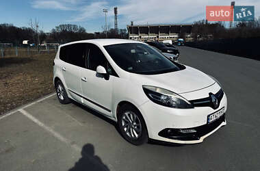 Минивэн Renault Megane Scenic 2012 в 