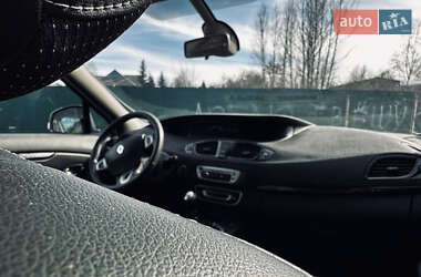 Минивэн Renault Megane Scenic 2012 в 