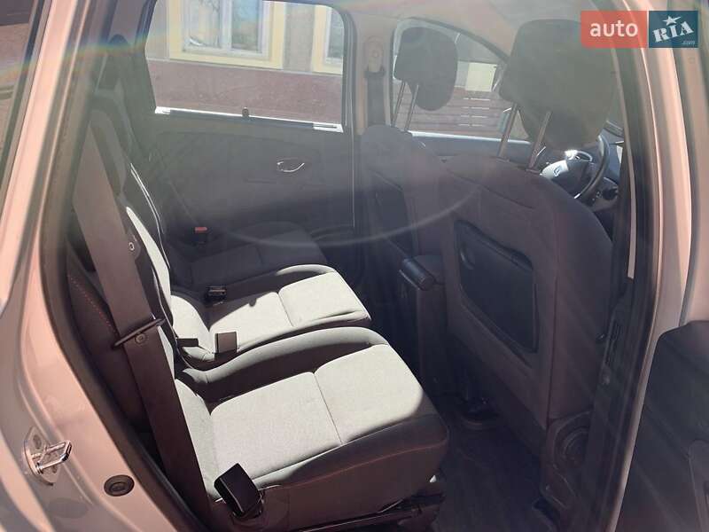 Минивэн Renault Megane Scenic 2013 в Ровно фото 5 Минивэн Renault Megane Scenic 2013 в Ровно