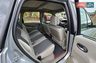 Минивэн Renault Megane Scenic 2005 в 