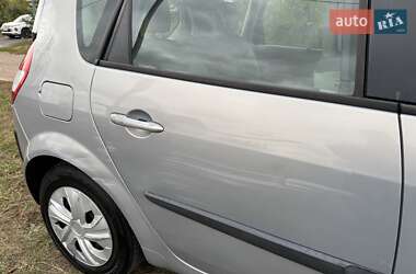 Минивэн Renault Megane Scenic 2005 в 