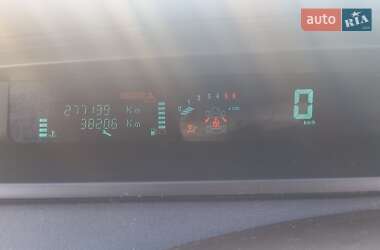 Минивэн Renault Megane Scenic 2004 в  фото 16 Минивэн Renault Megane Scenic 2004 в