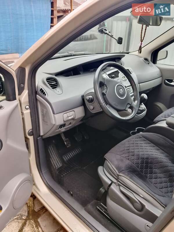 Минивэн Renault Megane Scenic 2009 в Коростене