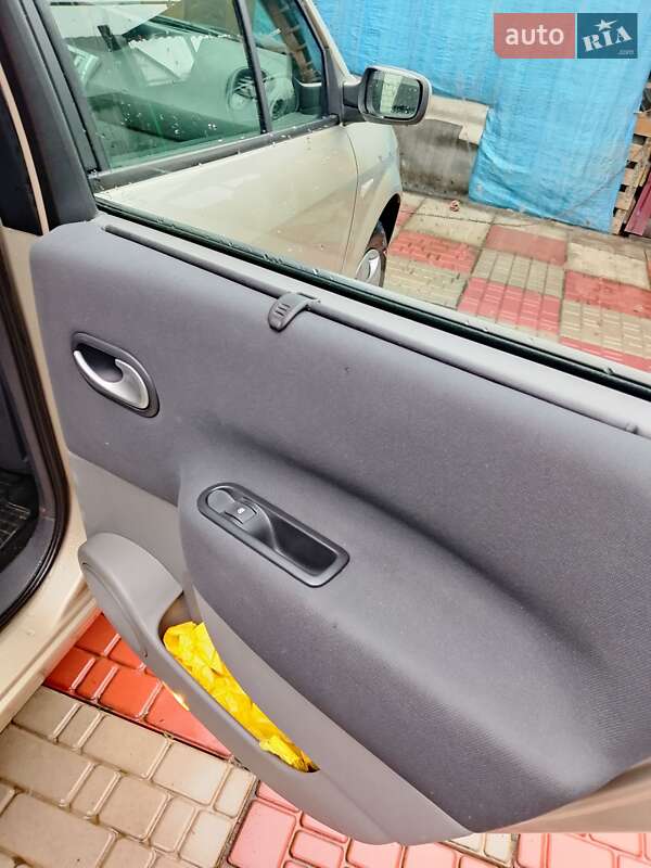 Минивэн Renault Megane Scenic 2009 в Коростене