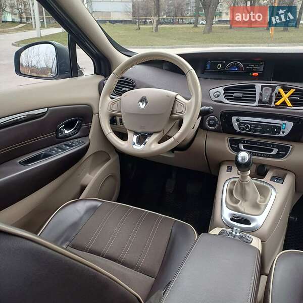 Минивэн Renault Megane Scenic 2013 в Синельниково