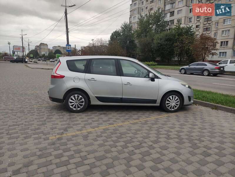 Минивэн Renault Megane Scenic 2010 в Каменец-Подольском