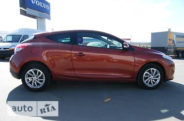 Купе Renault Megane 2012 в 