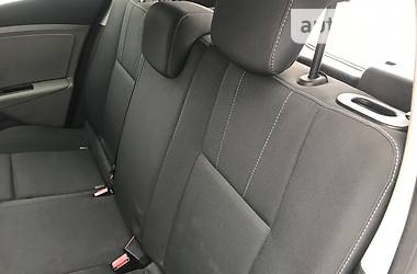 Хетчбек Renault Megane 2011 в 