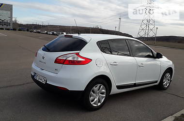 Хэтчбек Renault Megane 2013 в 