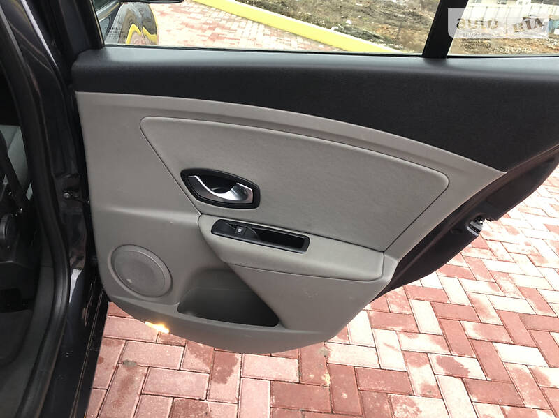 Хетчбек Renault Megane 2010 в Рівному фото 27 Хетчбек Renault Megane 2010 в Рівному