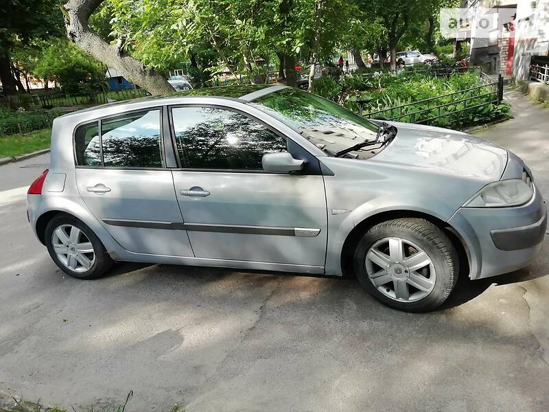 Хэтчбек Renault Megane 2004 в Коростене
