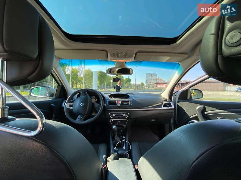Универсал Renault Megane 2010 в Луцке фото 15 Универсал Renault Megane 2010 в Луцке