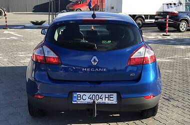 Хэтчбек Renault Megane 2011 в 