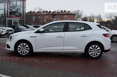 Хэтчбек Renault Megane 2016 в 