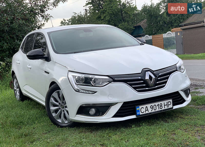 Хэтчбек Renault Megane 2016 в 