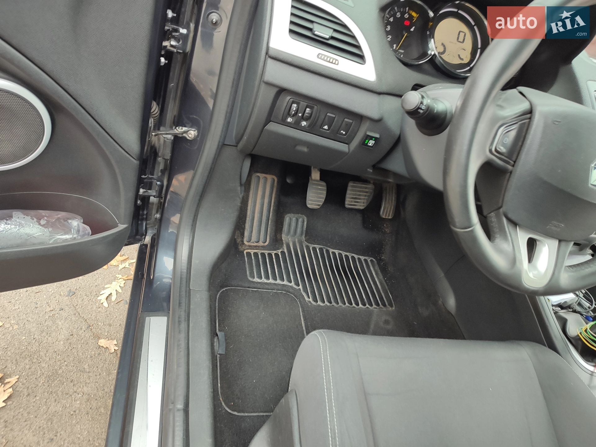 2010 Renault Megane - мініатюра 186