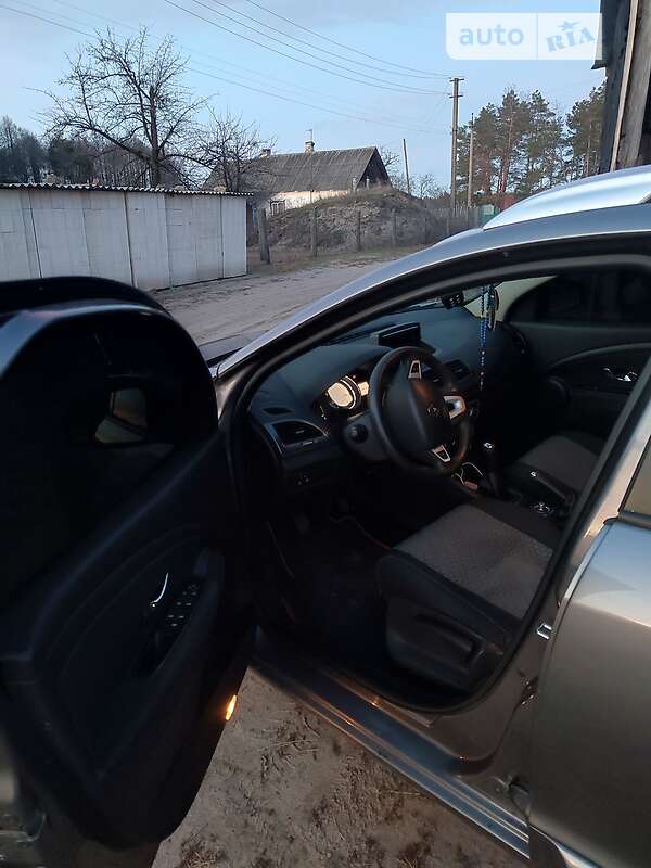 Универсал Renault Megane 2013 в Сарнах фото 4 Универсал Renault Megane 2013 в Сарнах