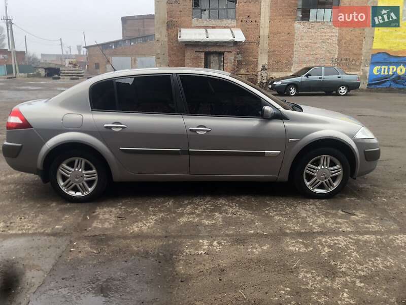 Седан Renault Megane 2004 в Ахтырке