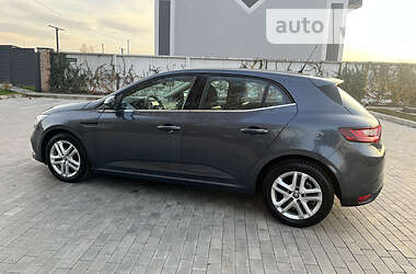Хэтчбек Renault Megane 2016 в 