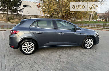 Хэтчбек Renault Megane 2016 в 