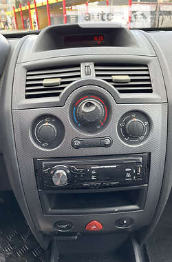 Универсал Renault Megane 2004 в 