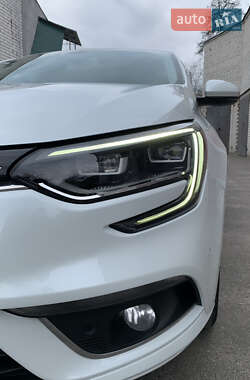 Седан Renault Megane 2016 в 
