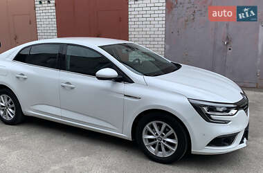 Седан Renault Megane 2016 в 