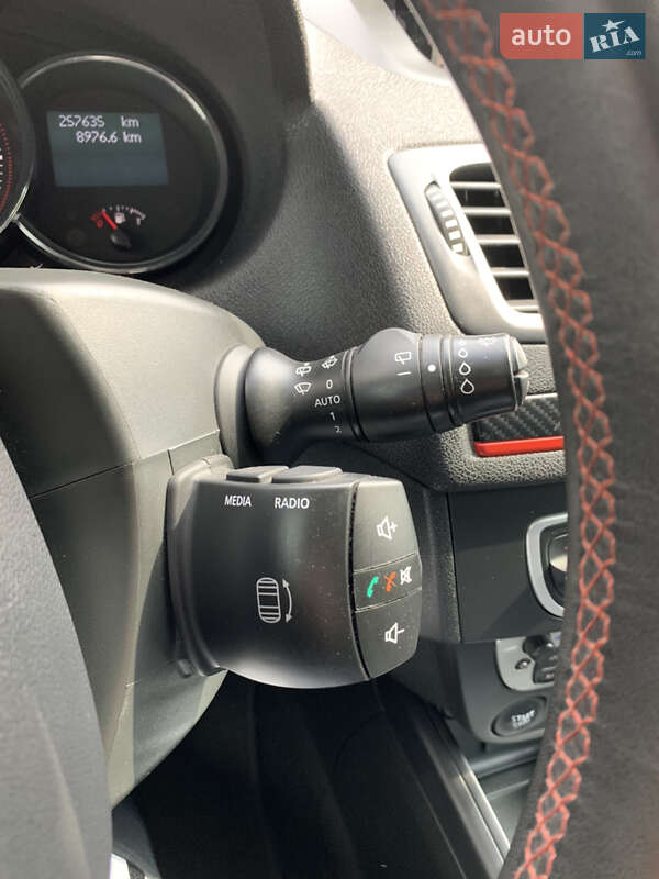 Универсал Renault Megane 2012 в Каменском фото 25 Универсал Renault Megane 2012 в Каменском