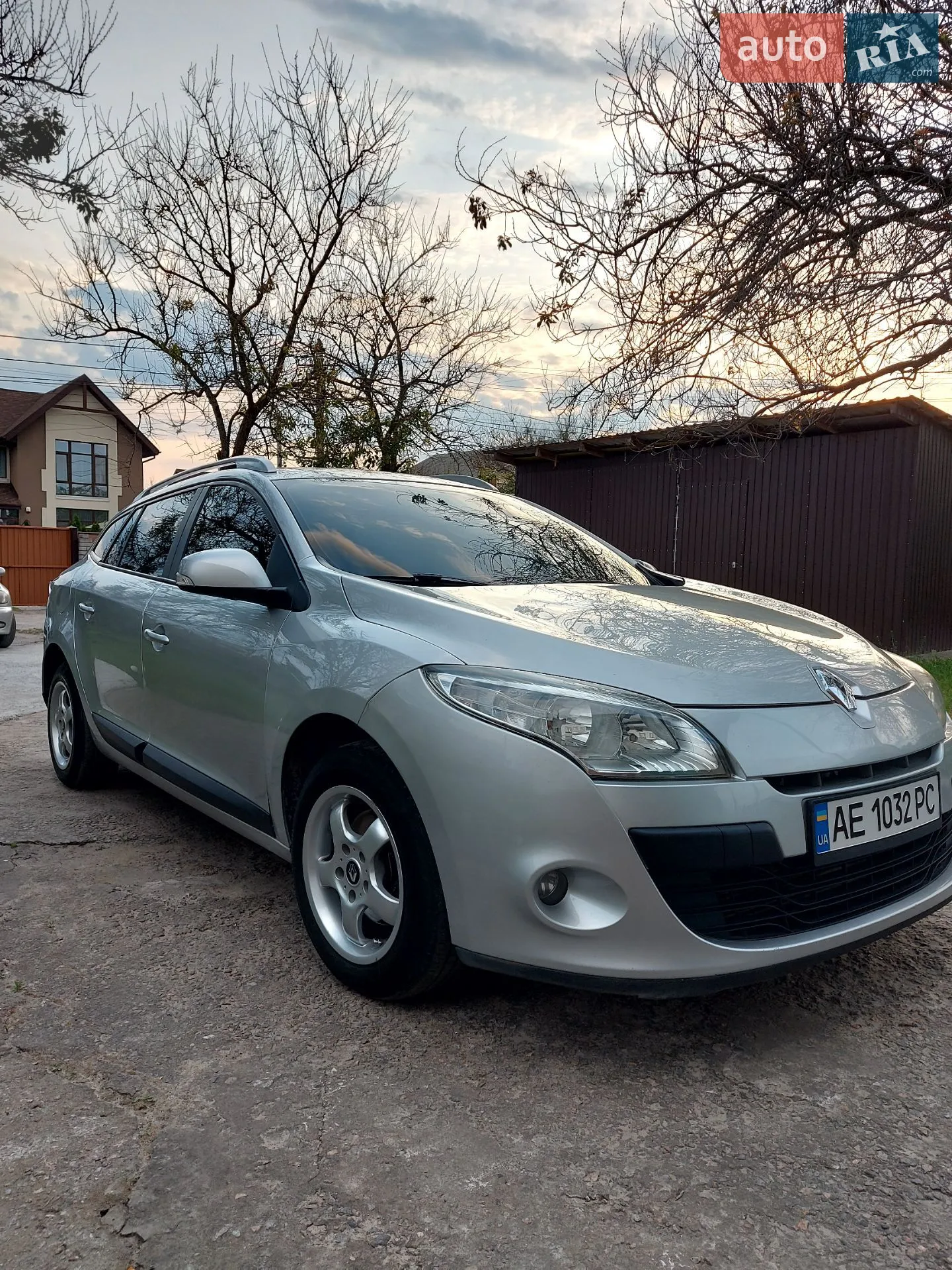 2010 Renault Megane - мініатюра 2