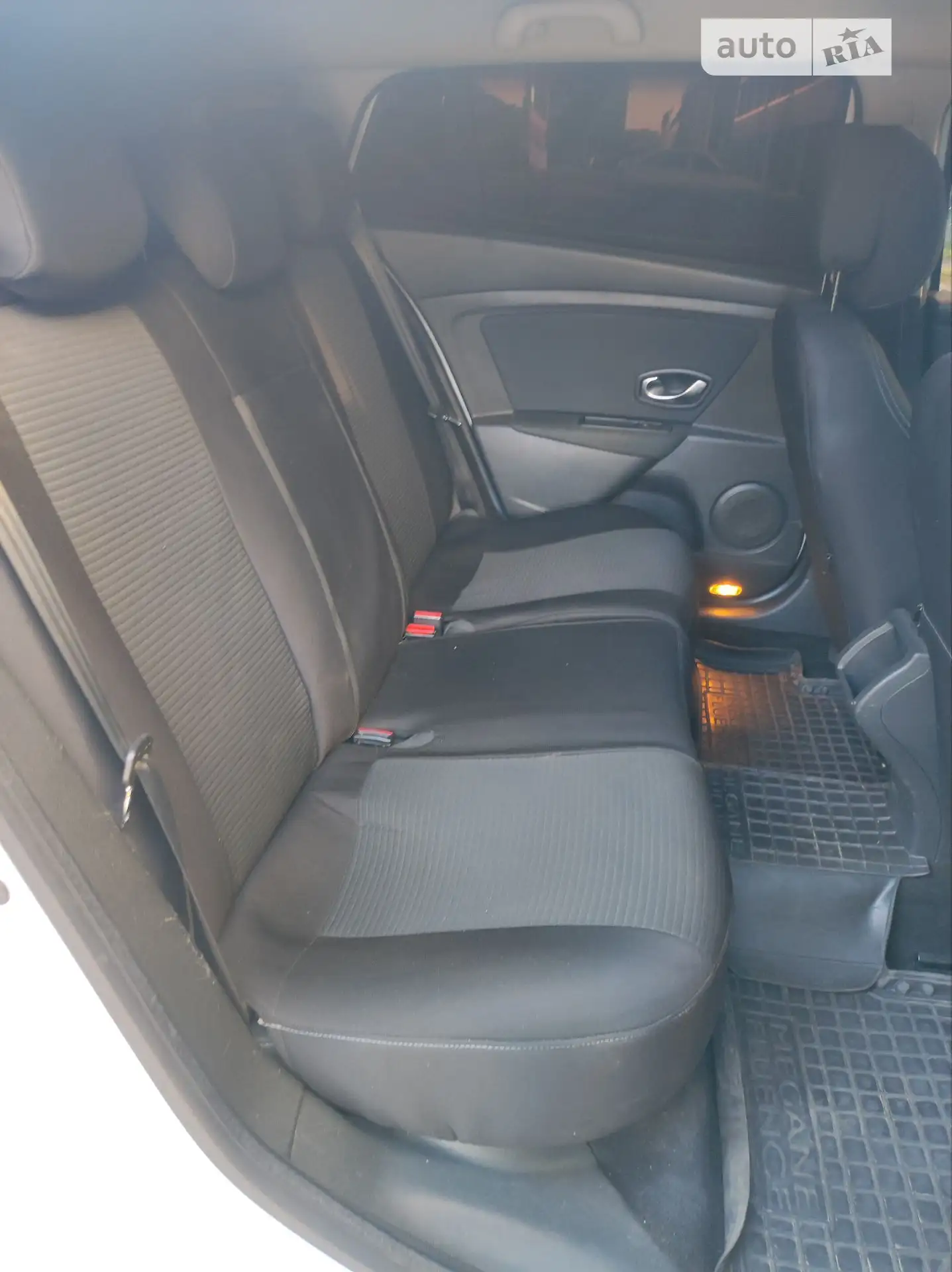 2010 Renault Megane - мініатюра 33