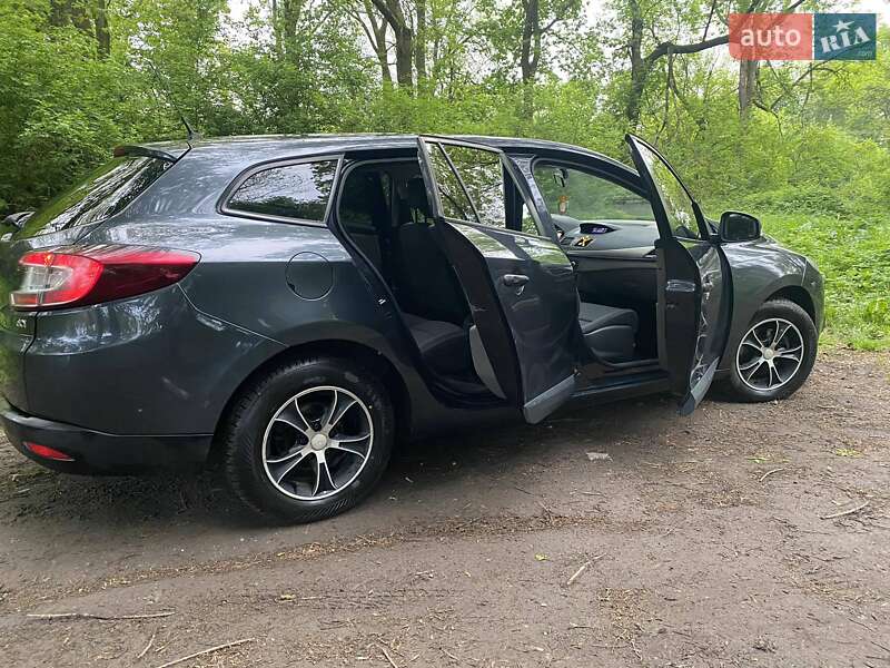 Універсал Renault Megane 2011 в Городку