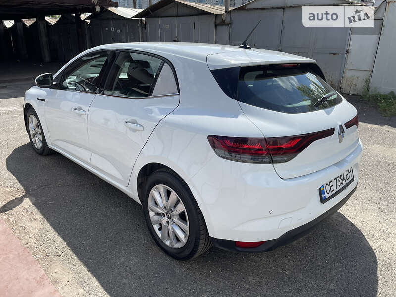 Хэтчбек Renault Megane 2021 в 