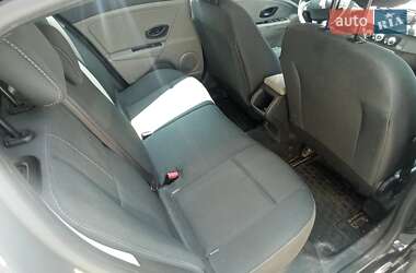 Хэтчбек Renault Megane 2011 в 
