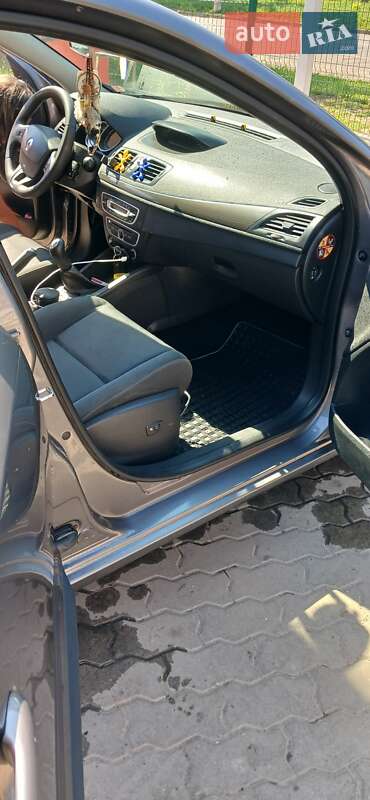 Универсал Renault Megane 2010 в Калуше фото 27 Универсал Renault Megane 2010 в Калуше