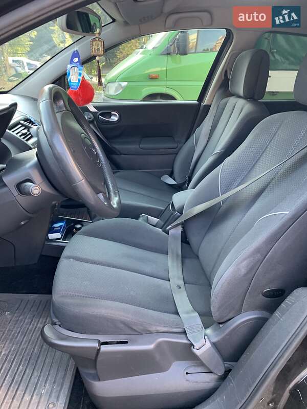 Хэтчбек Renault Megane 2004 в Тернополе фото 4 Хэтчбек Renault Megane 2004 в Тернополе
