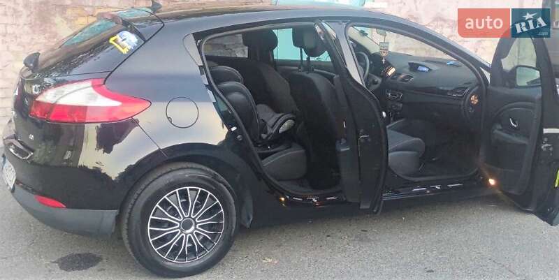 Хетчбек Renault Megane 2011 в Києві фото 6 Хетчбек Renault Megane 2011 в Києві