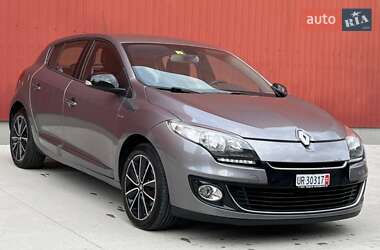 Хэтчбек Renault Megane 2013 в Вишневом